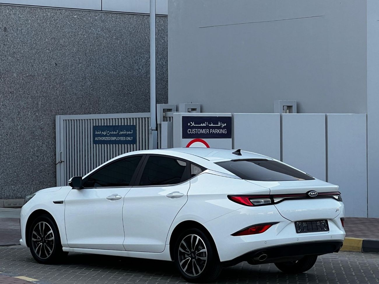 جاك J7 JAC J7 2023 GCC// FSH  // UNDER WARRANTY // FULL OPITION // ORGINAL PAINT