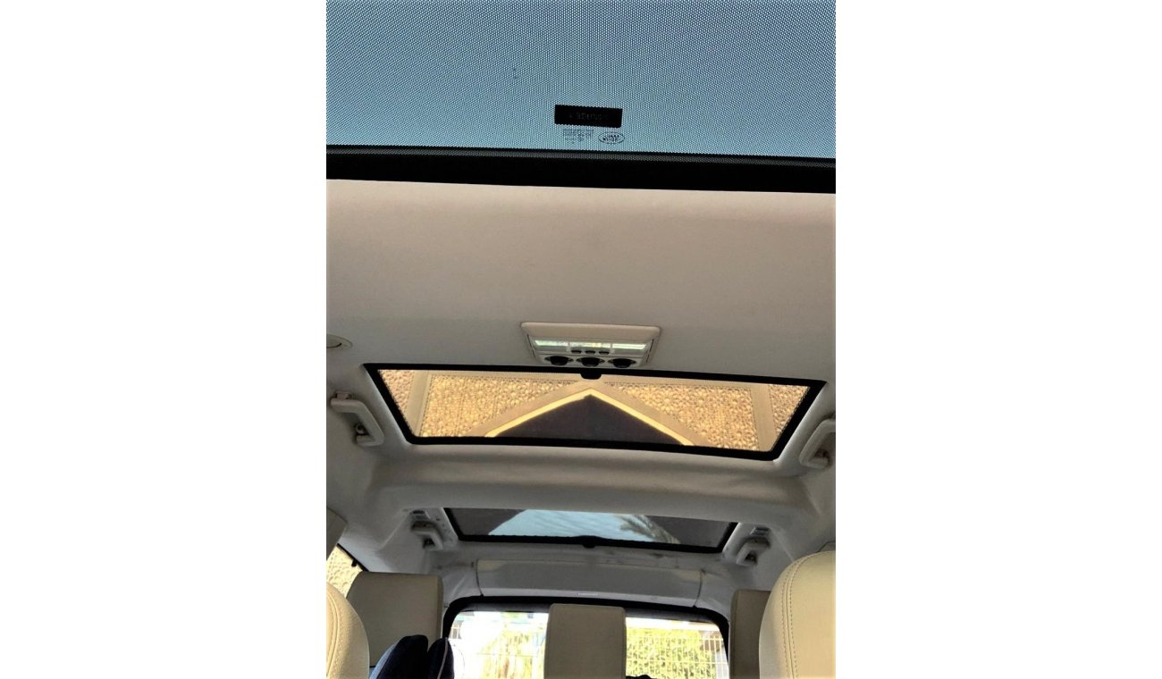 Land Rover Discovery LR4 full options V6  with panoramic roof, gulf space ,accident free