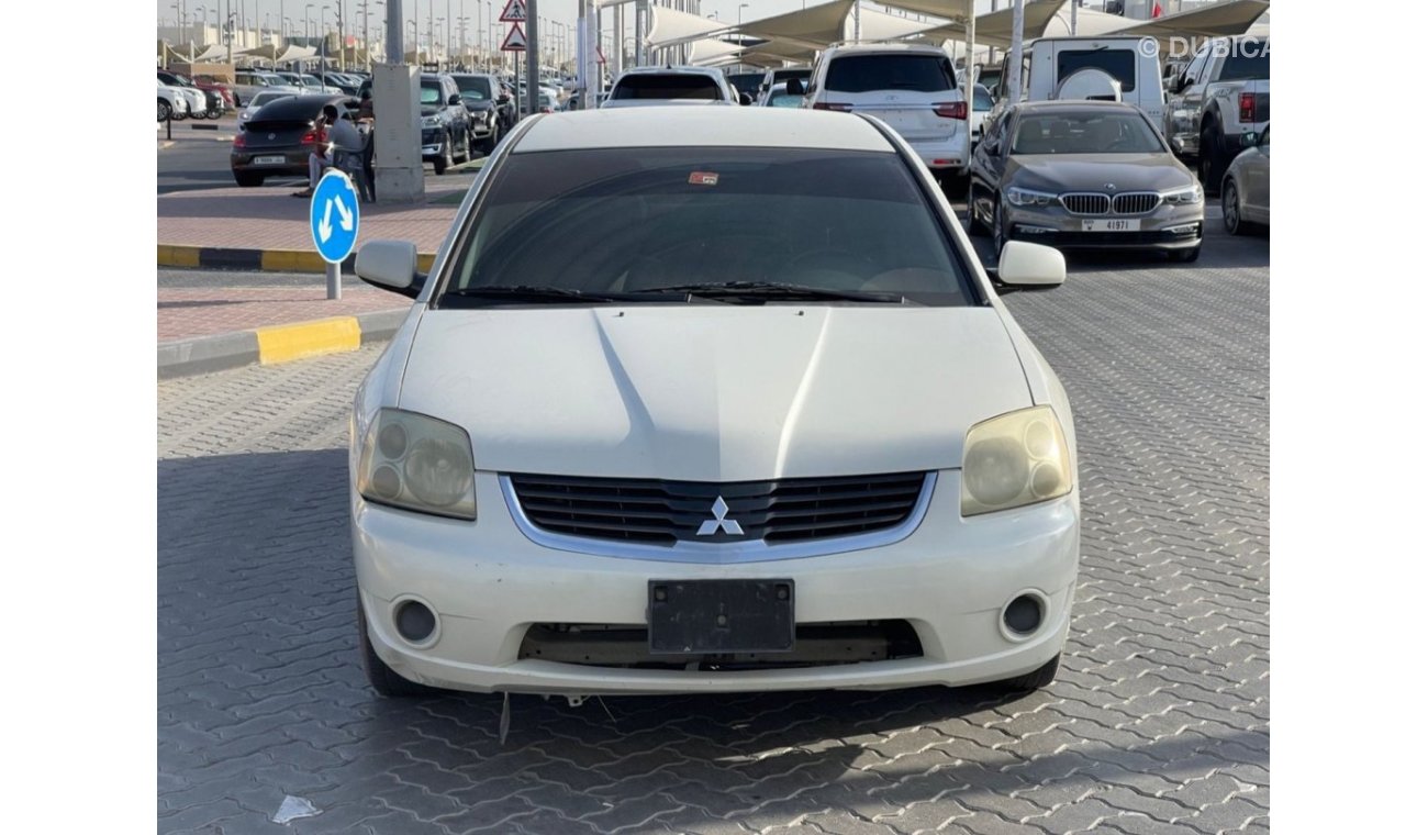 Mitsubishi Galant Model 2008 Gulf 4 cylinders meter per kilometer 267000