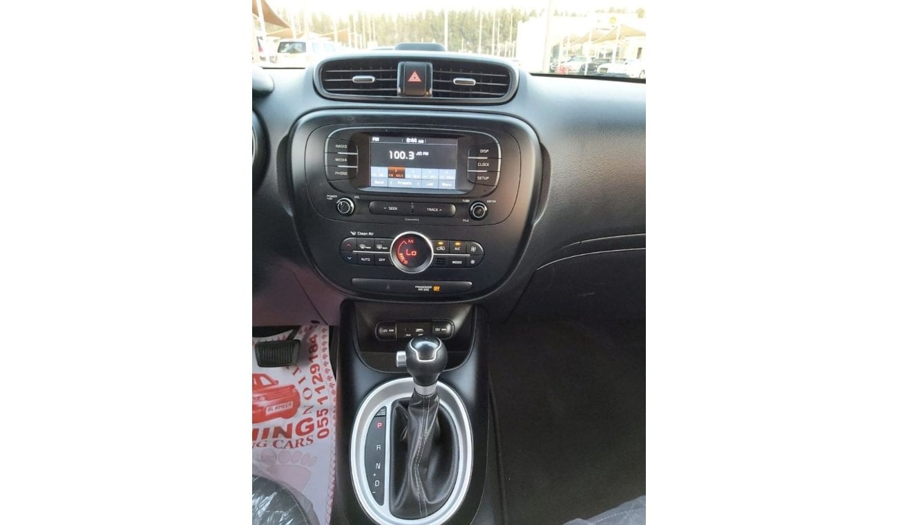 Kia Soul LX  - LIKE NEW