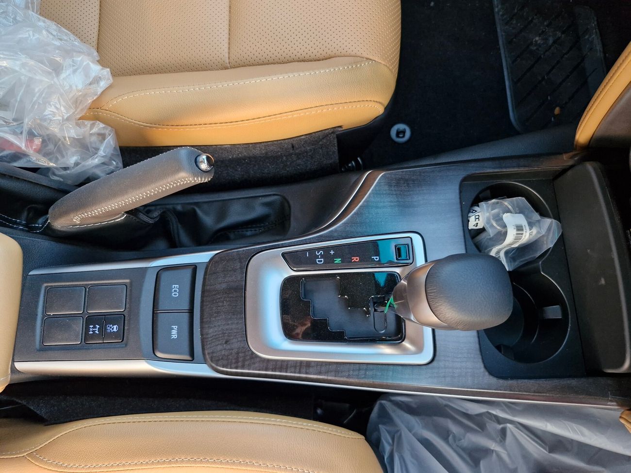 تويوتا فورتونر Toy. Fortuner 4x4 4.0L Pet - V6- A/T - 24YM – FULL