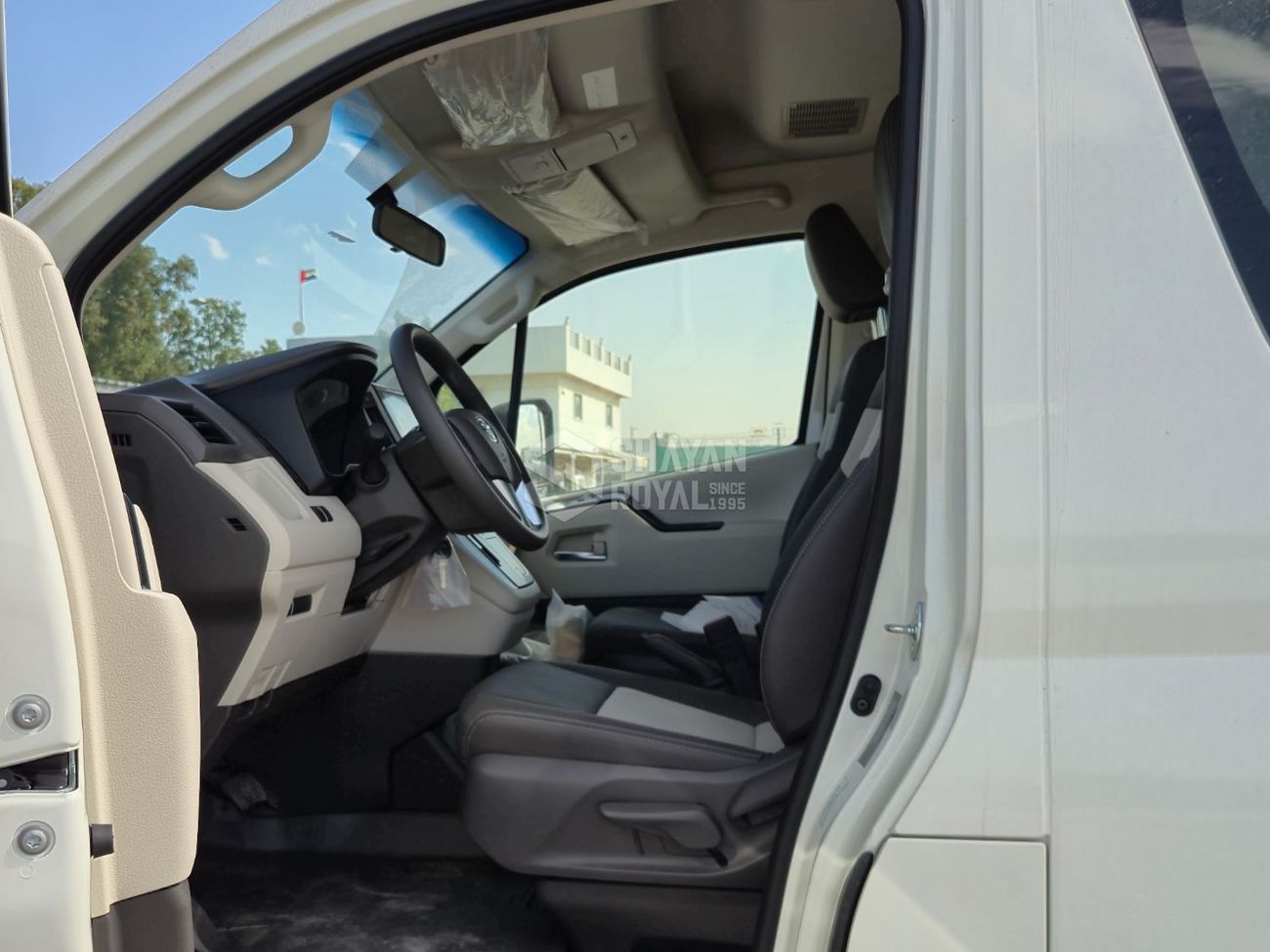تويوتا هاياس GL 3.5L PETROL V6 GL AT 13-SEATS RWD 2026MY