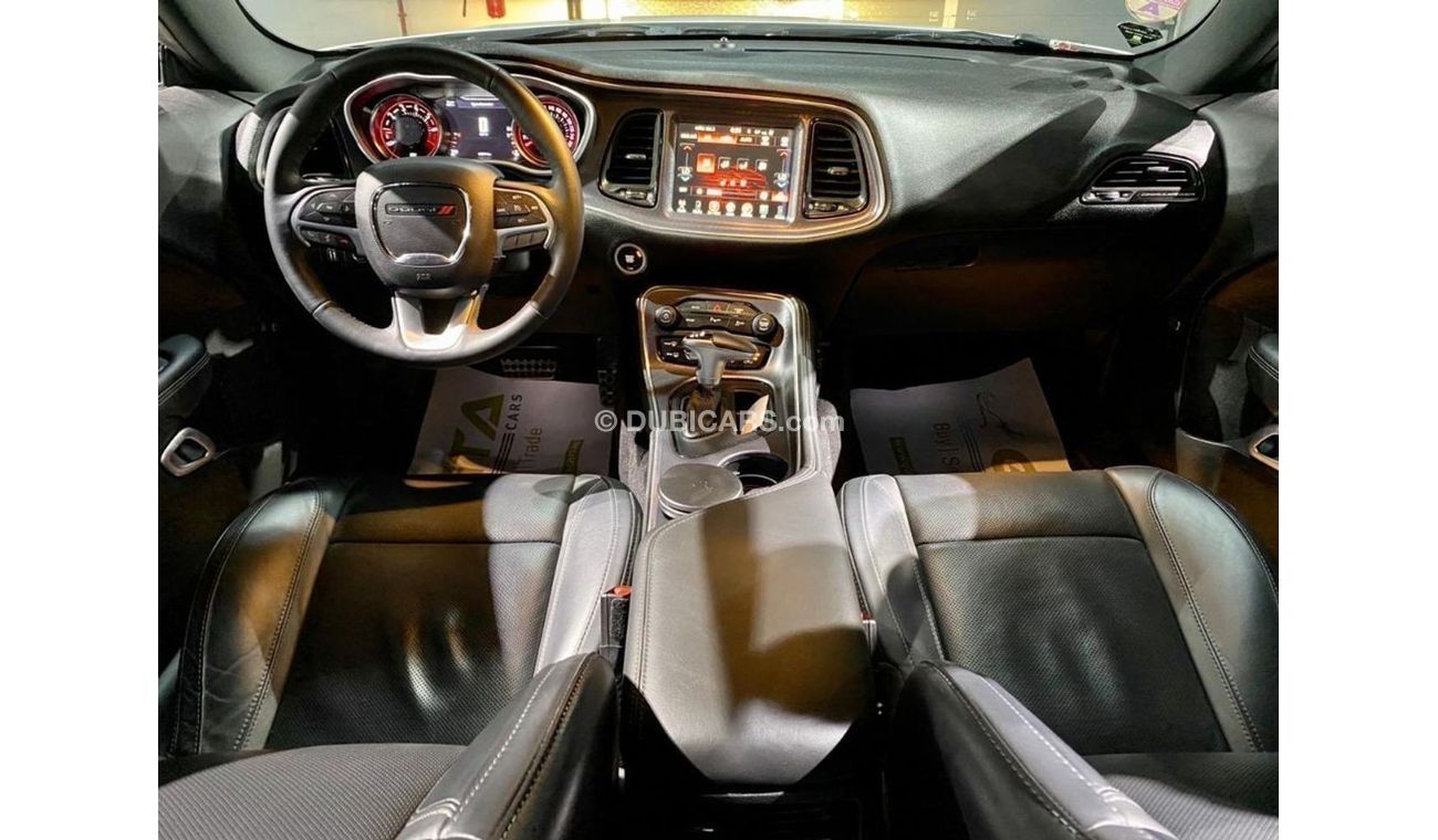 دودج تشالينجر 2017 Dodge Challenger SXT, Warranty+Service Contract, GCC