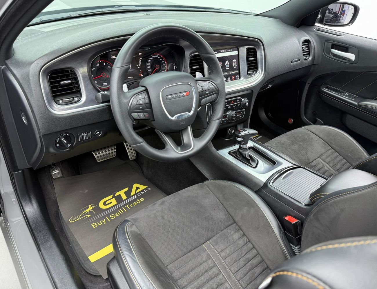 Dodge Charger Daytona R/T 5.7L 2017 Dodge Charger R/T Daytona, Full Service History, Excellent Condition, GCC