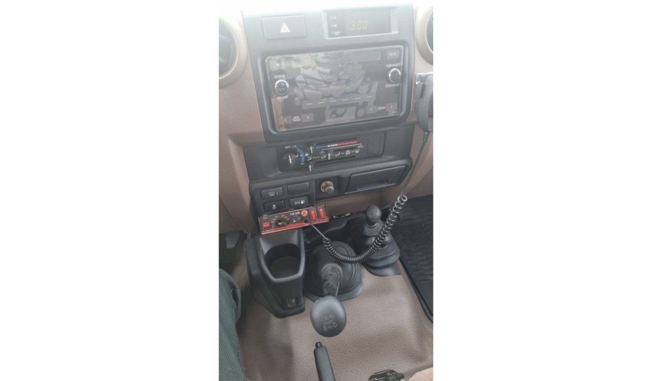 Toyota Land Cruiser 70 TOYOTA LC HTOP AMBULANCE 4.0 PETROL V6