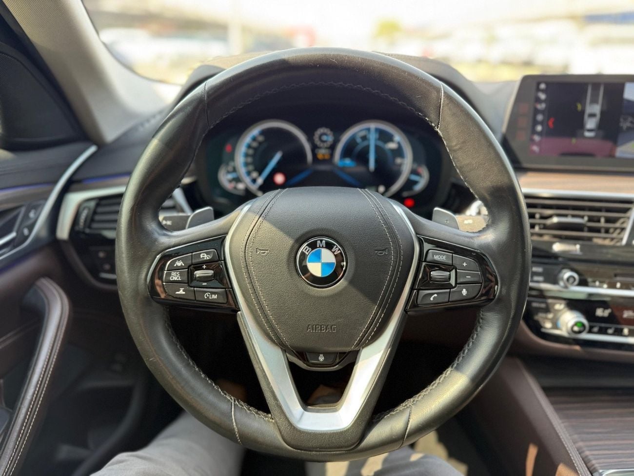 بي أم دبليو 530i Exclusive Luxury 2.0L