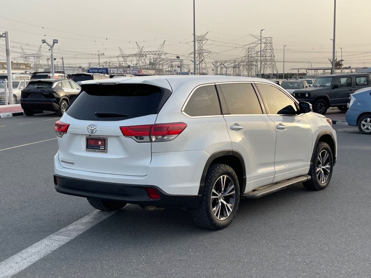 Toyota Highlander 2017 TOYOTA HIGHLANDER V4 IMPORTED FROM USA