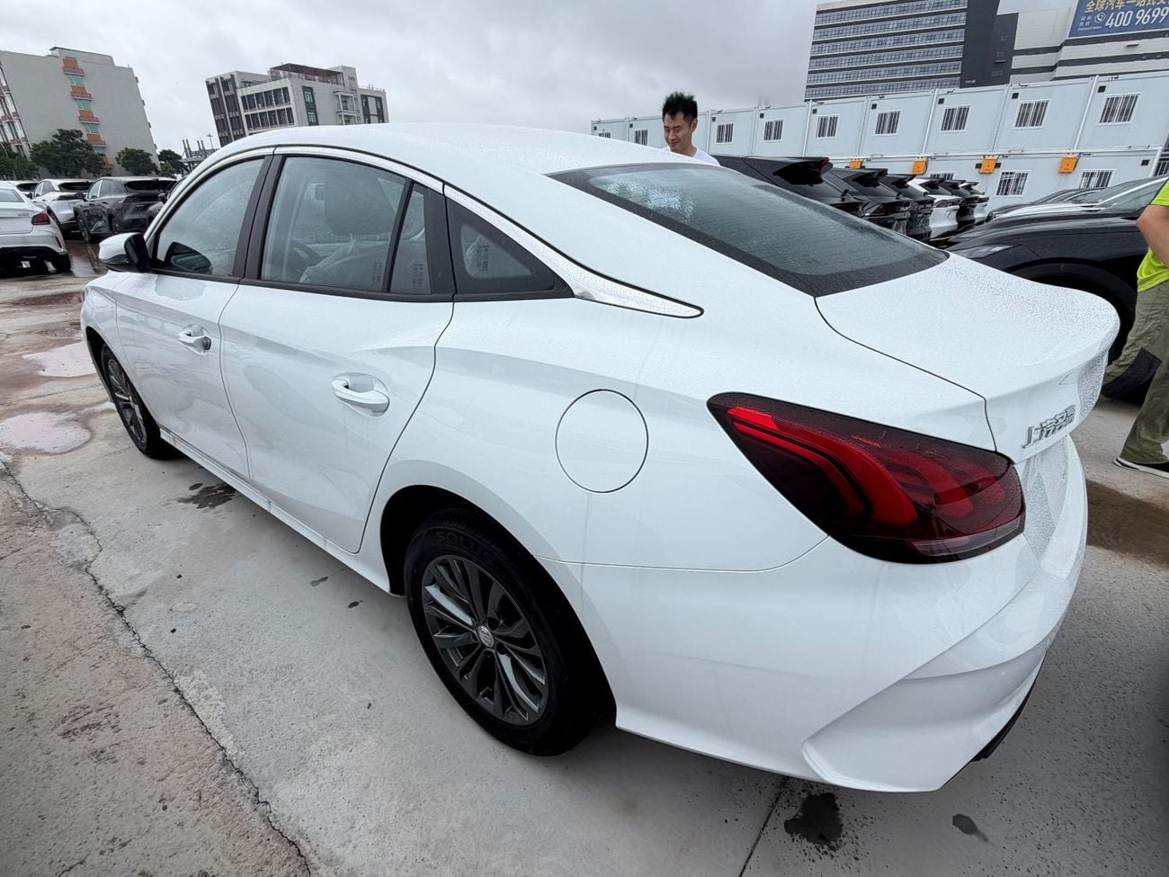 أم جي 5 Vehicles in stock at Nansha, China