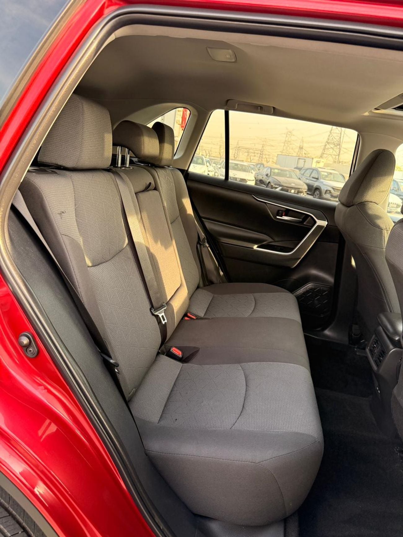 Toyota RAV4 XLE 2.5L AWD Full option 2023