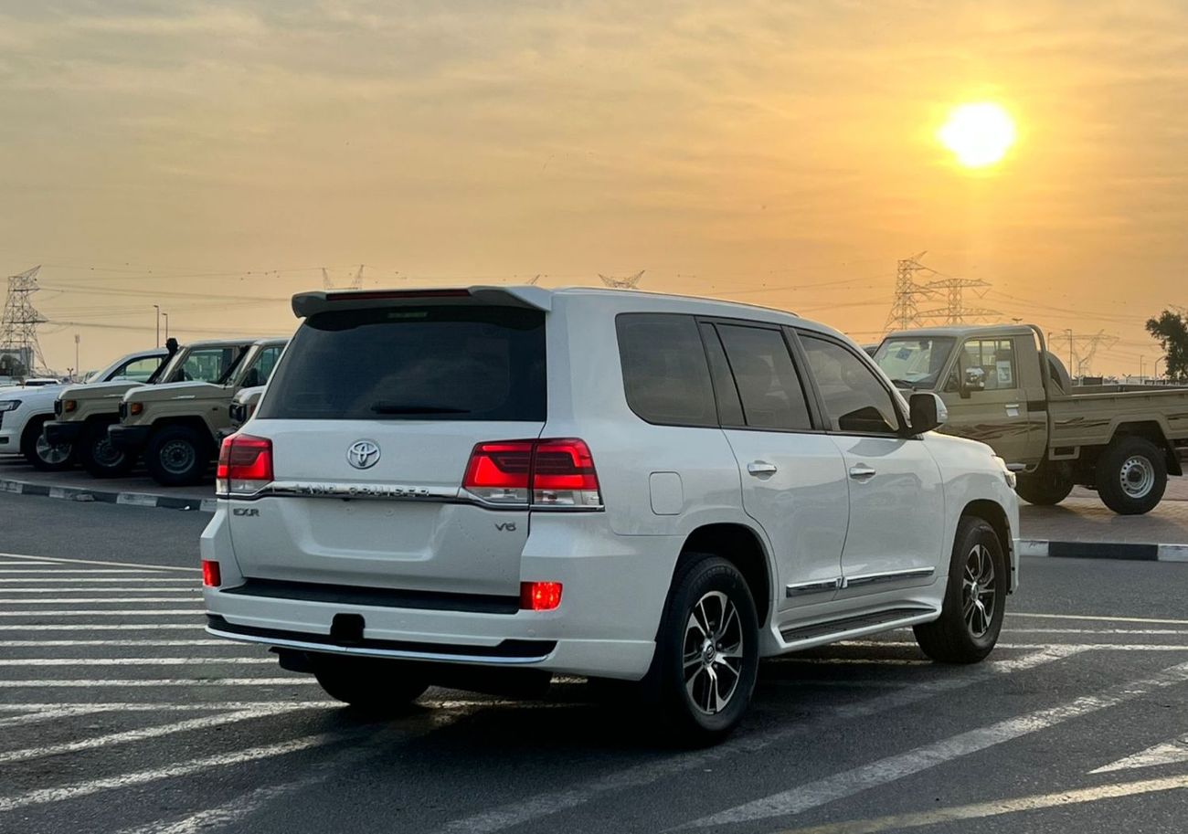Toyota Land Cruiser 2018 Toyota Land Cruiser EX.R 4.0L V6 - AWD 4x4 - GCC - Leather Seat - Rear Camera & Sensor - Accide