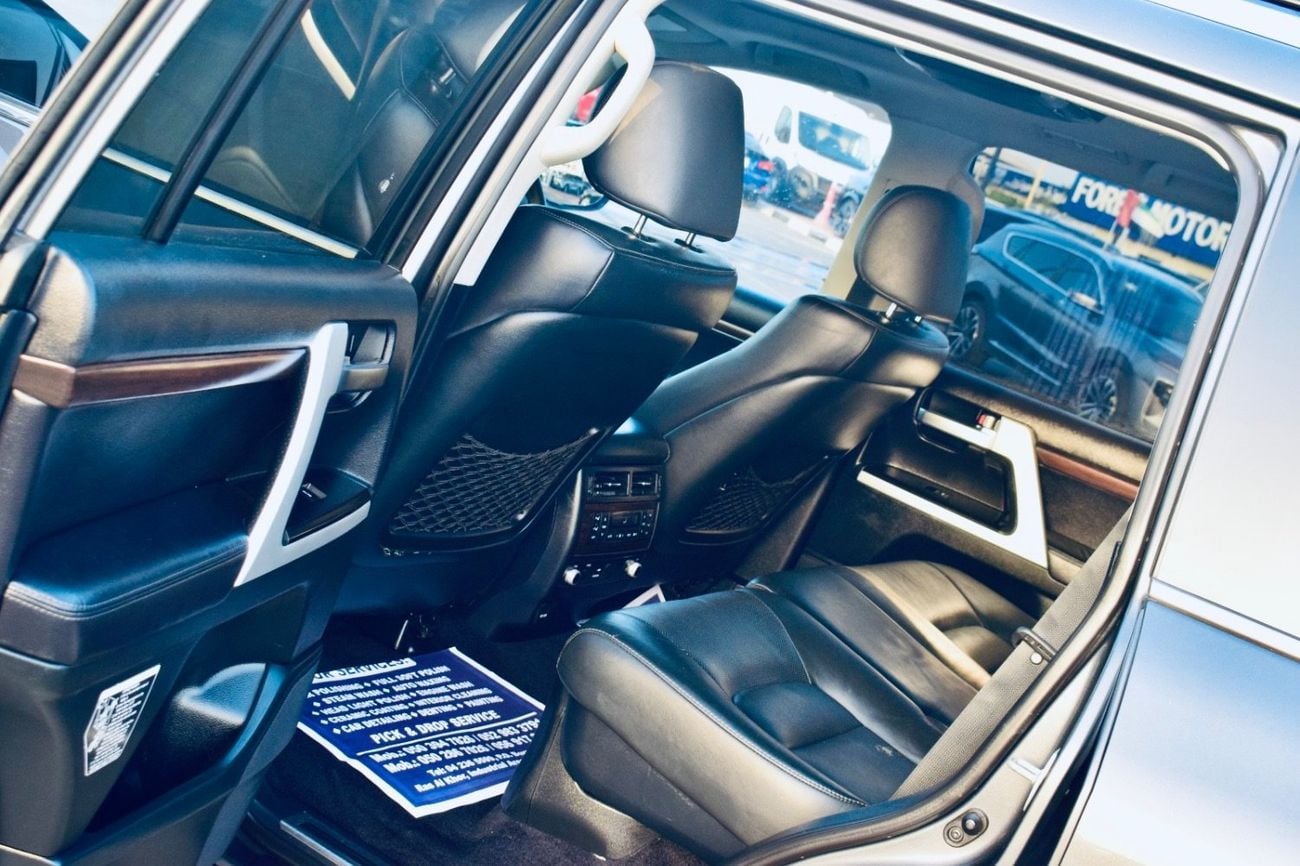 Toyota Land Cruiser VXR