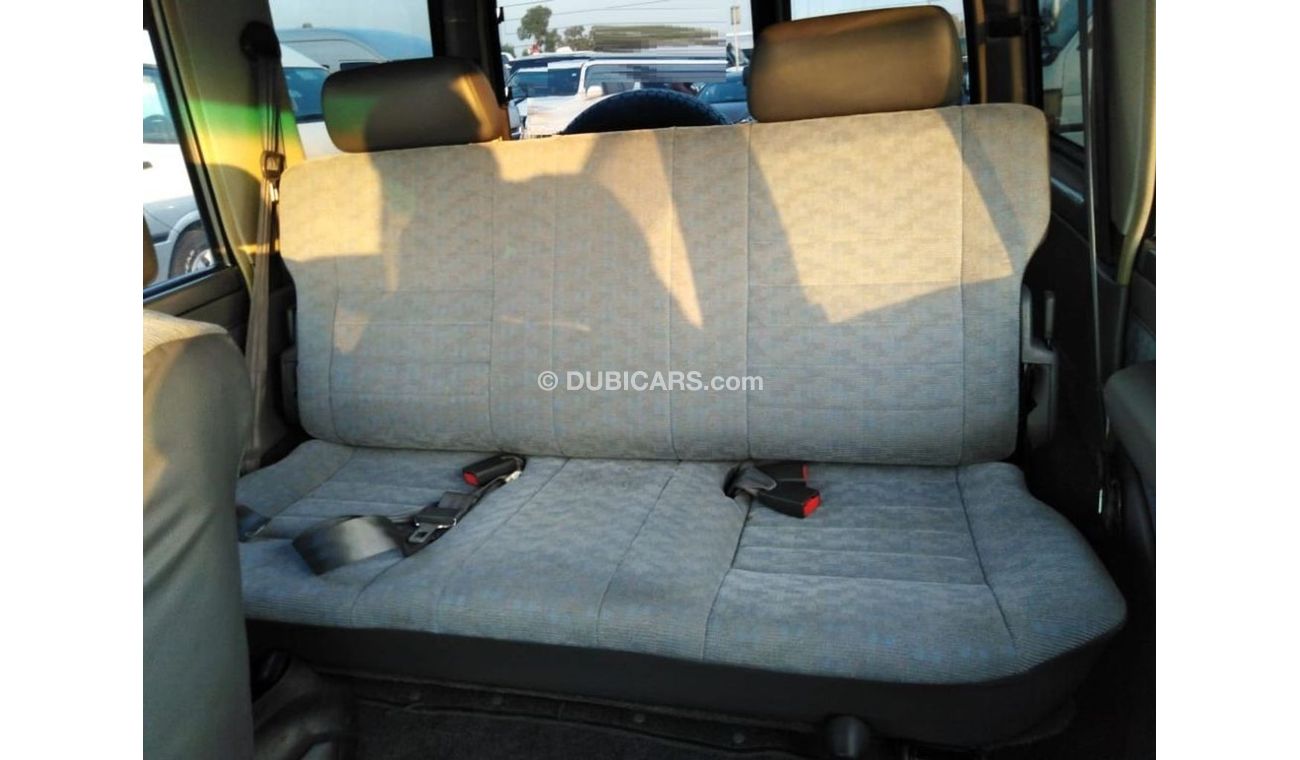 تويوتا لاند كروزر Toyota land cruiser lx 2002 Right hand drive 4wd (Export only)