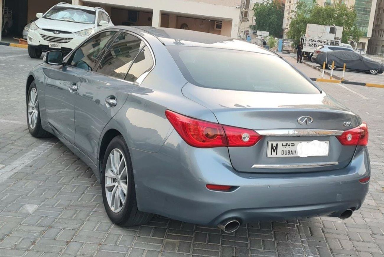Infiniti Q50 Premium 2.0L