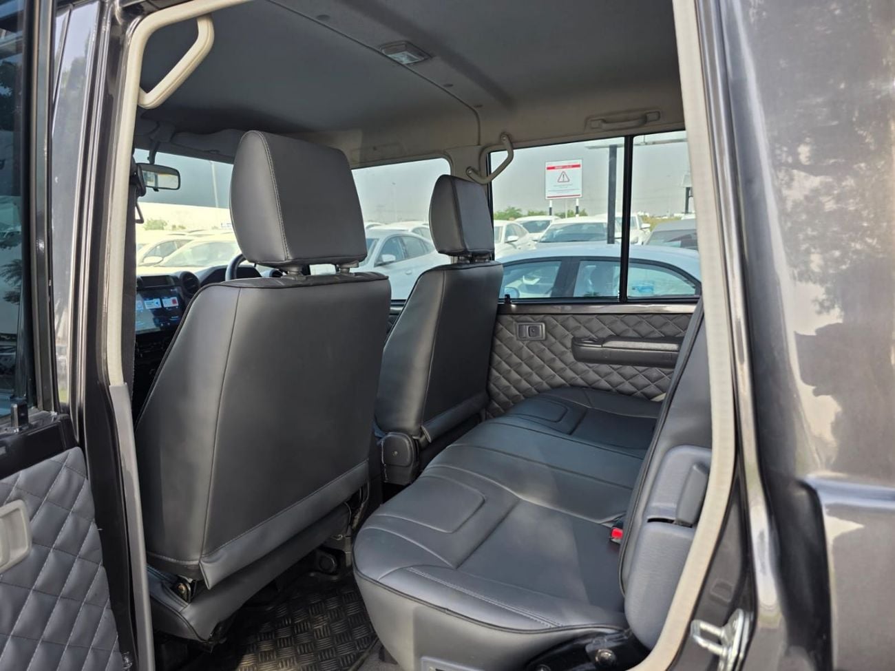 تويوتا لاند كروزر بيك آب TOYOTA LAND CRUISER PICKUP YEAR 2022 FACE LIFTED TO 2024 MODEL DIESEL 4.5 LITER ,RIGHT HAND DRIVE ,M