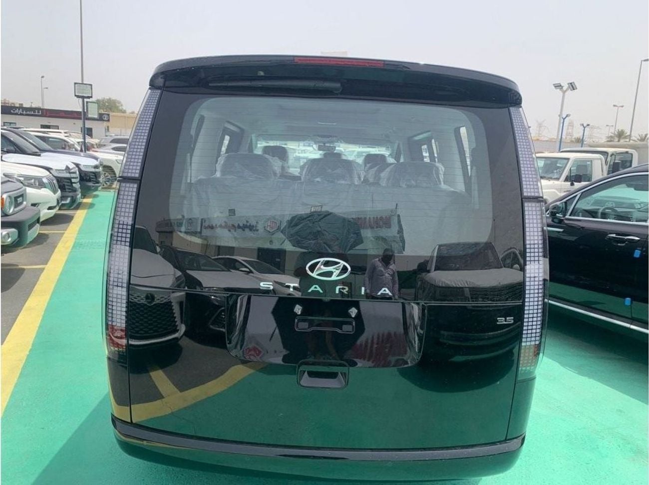 Hyundai Staria 3.5L PETROL, GCC, 11 SEATS, SUNROOF, PANORAMIC, FULL OPTION, 2026
