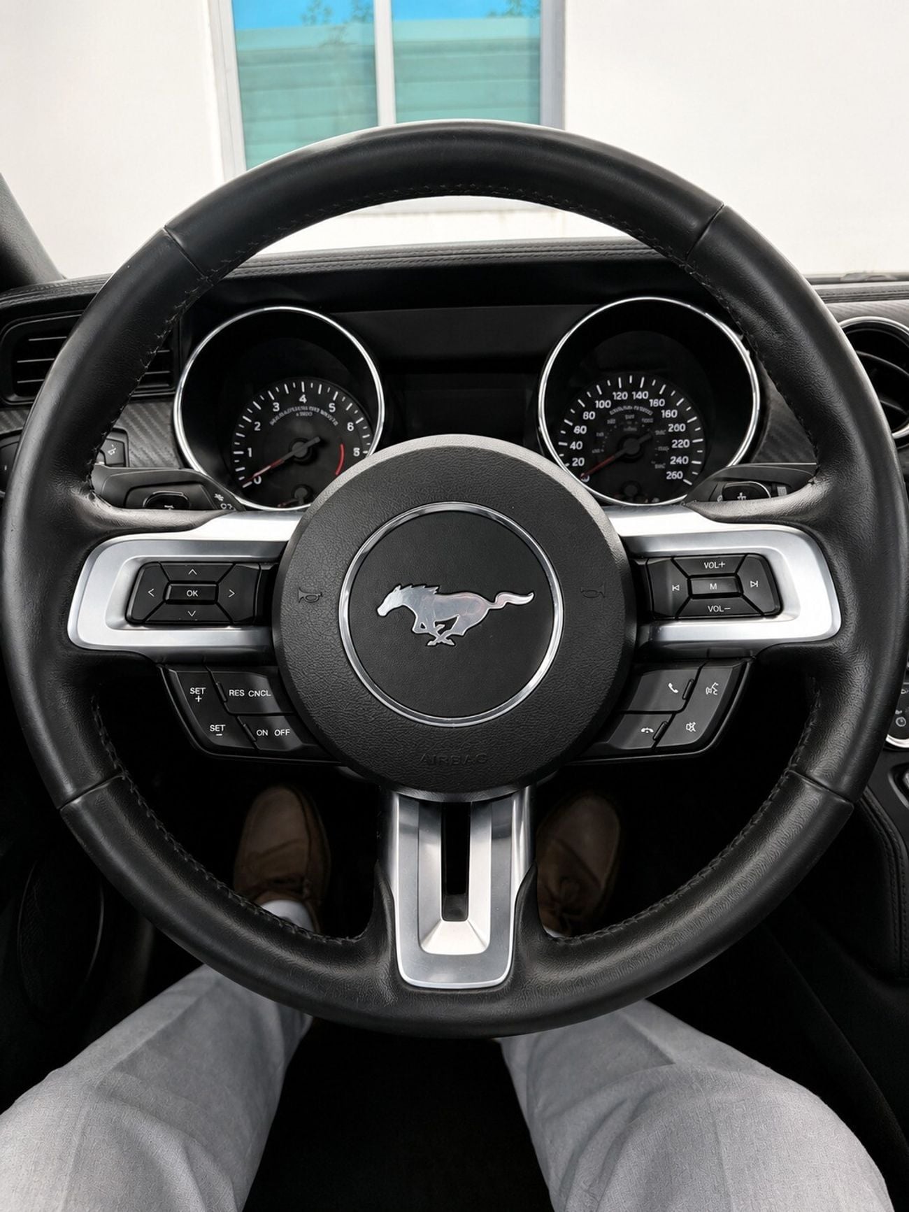 Ford Mustang STD