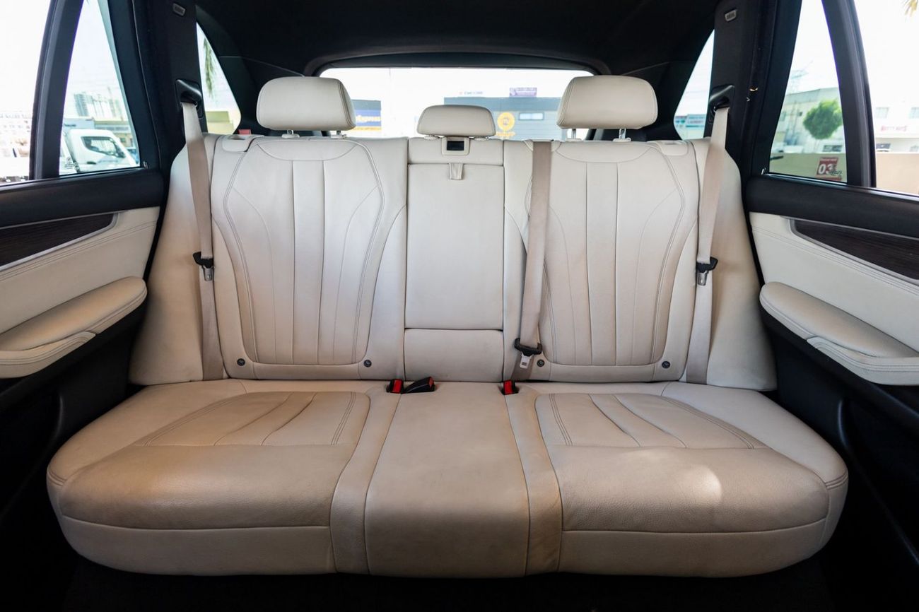 BMW X5 XDRIVE 50i BMW X5 xDrive50i 2017 GCC for 1,171.00 AED monthly