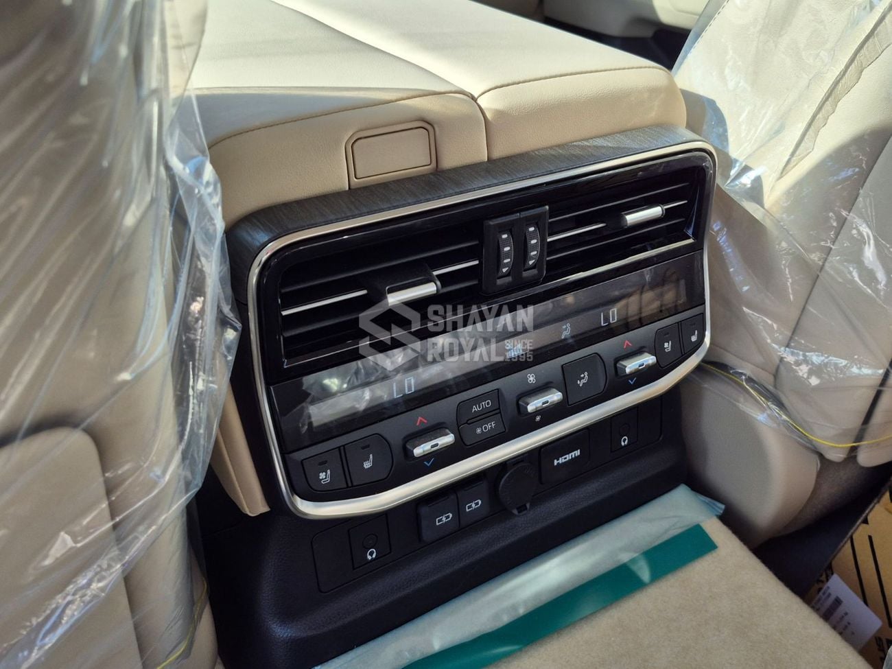 تويوتا لاند كروزر LC300 VXR-FULL OPTION 3.5L HEV 457TT AT | 7-SEATS | JBL | 360 CAMERA | SOFT DOOR CLOSING| 2026MY