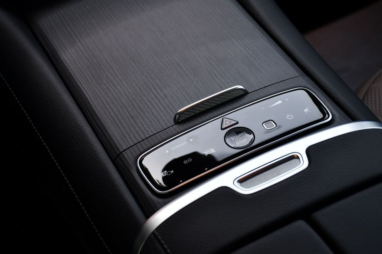 Mercedes-Benz EQE 500 MERCEDES BENZ EQE 500 2023 LOW KM GCC