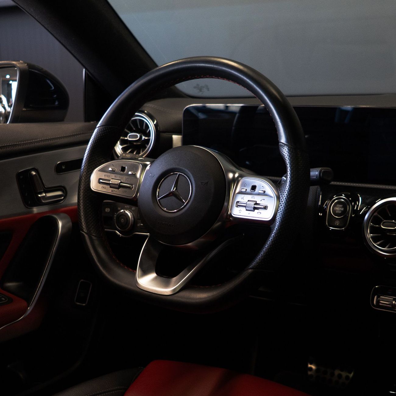 مرسيدس بنز CLA 250 Premium + 2.0L