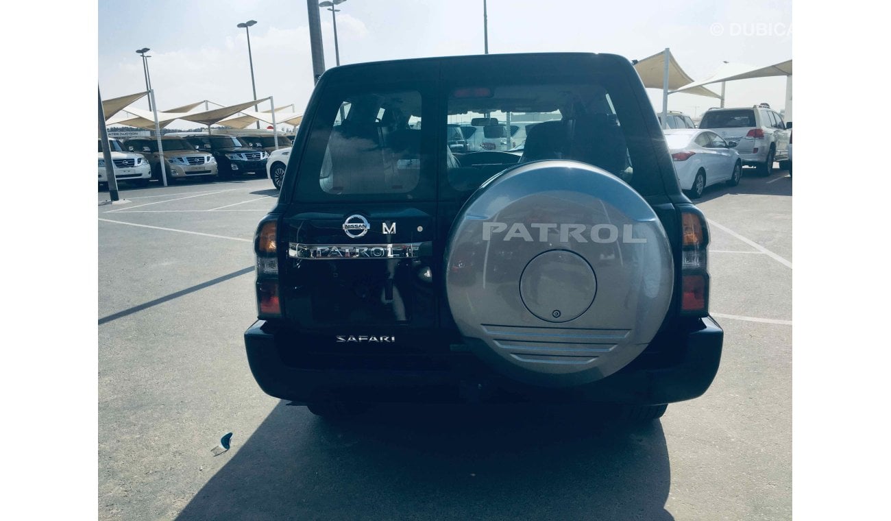 Nissan Patrol Super Safari فل ابشن صبغة وكاله تشييكات وكاله داخل الضمان