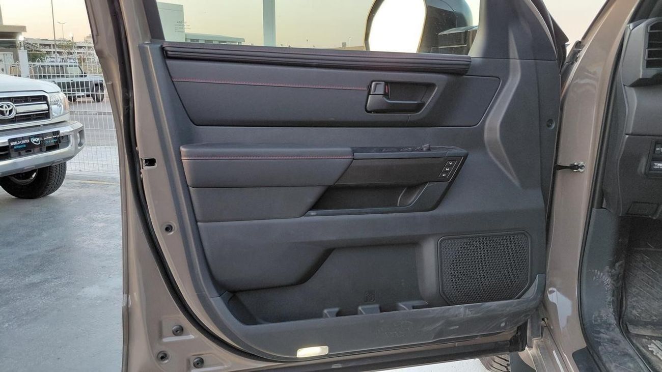 Toyota Sequoia 3.5L I FORCE MAX TRD PRO HYBRID 2025