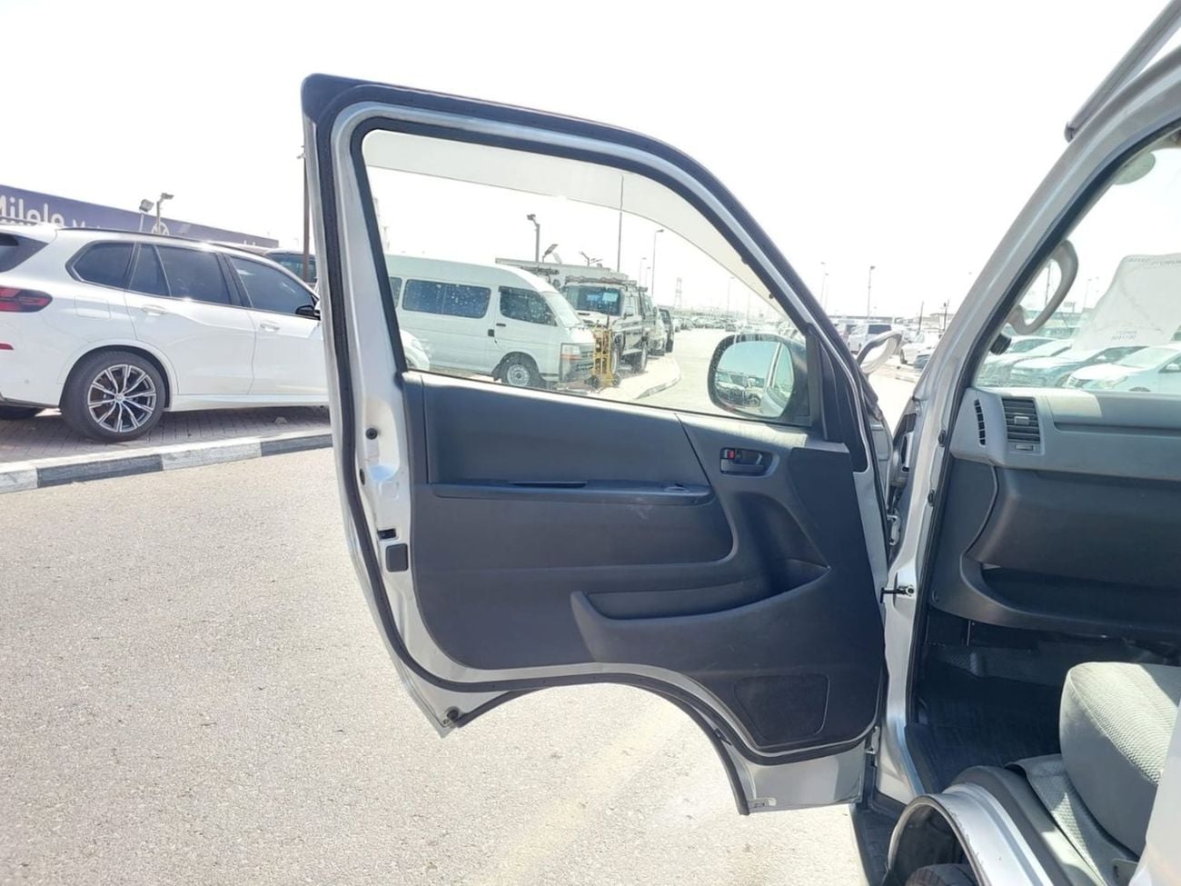 Toyota Hiace TOYOTA HIACE VAN RHD 2013 MODEL 3.0 L DIESEL AUTOMATIC(PM11956)