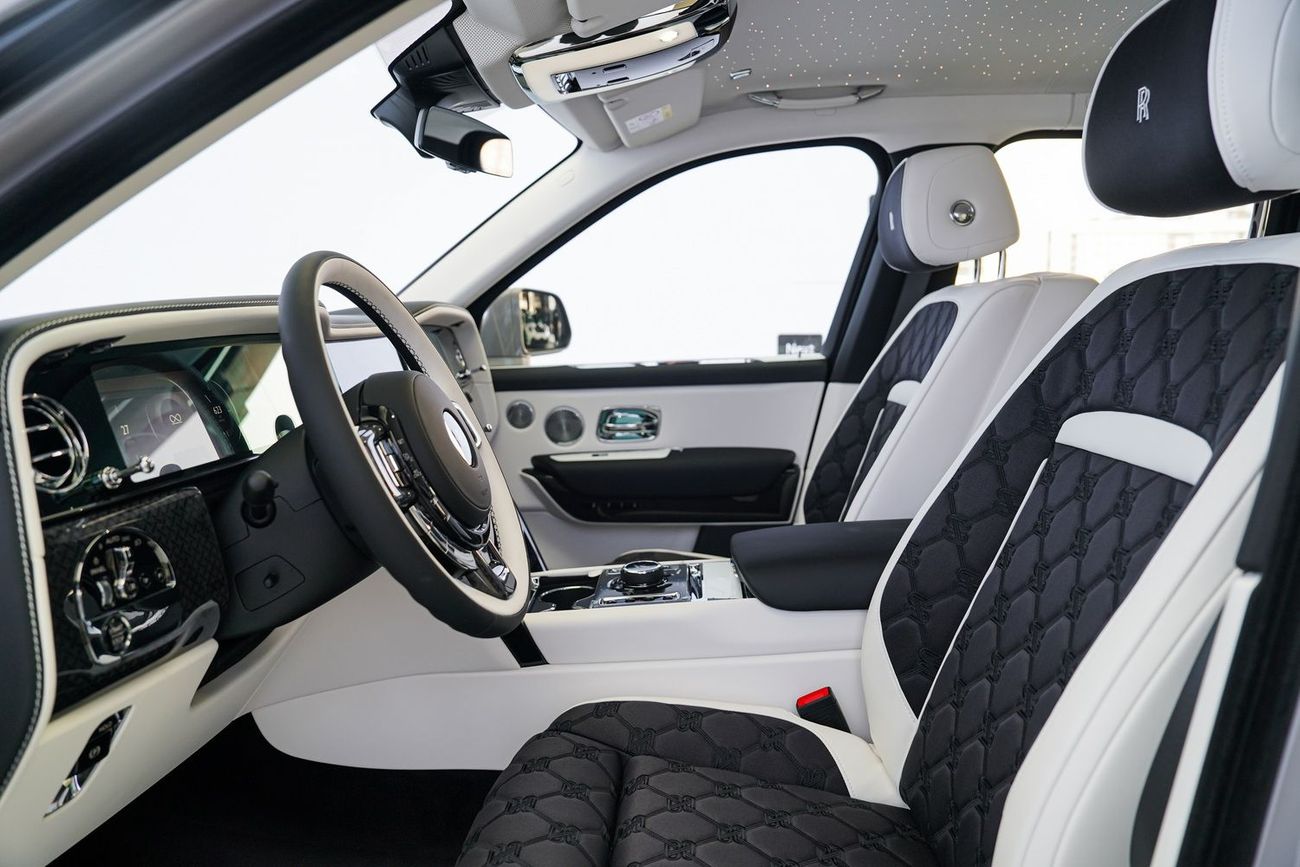 رولز رويس كولينان CULLINAN BLACK BADGE DUALTIY SEATS