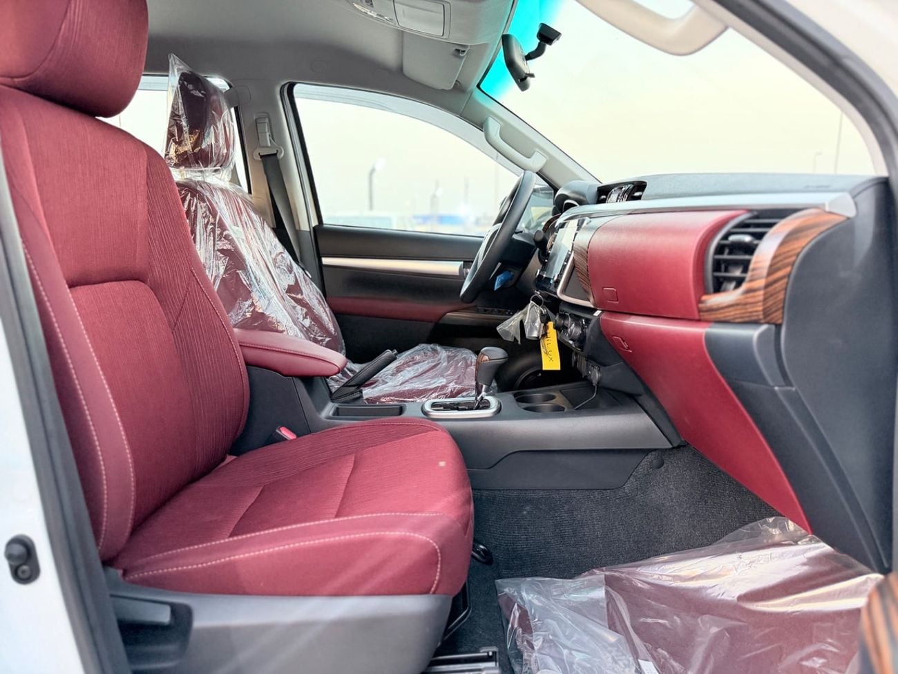 Toyota Hilux GL Toyota Hilux Full Option, 2.4-litre diesel, manual gearbox.