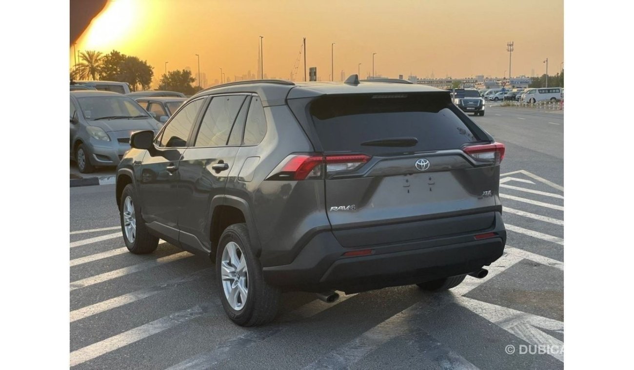 تويوتا راف ٤ 2020 Toyota RAV4 XLE 2.5L V4 /