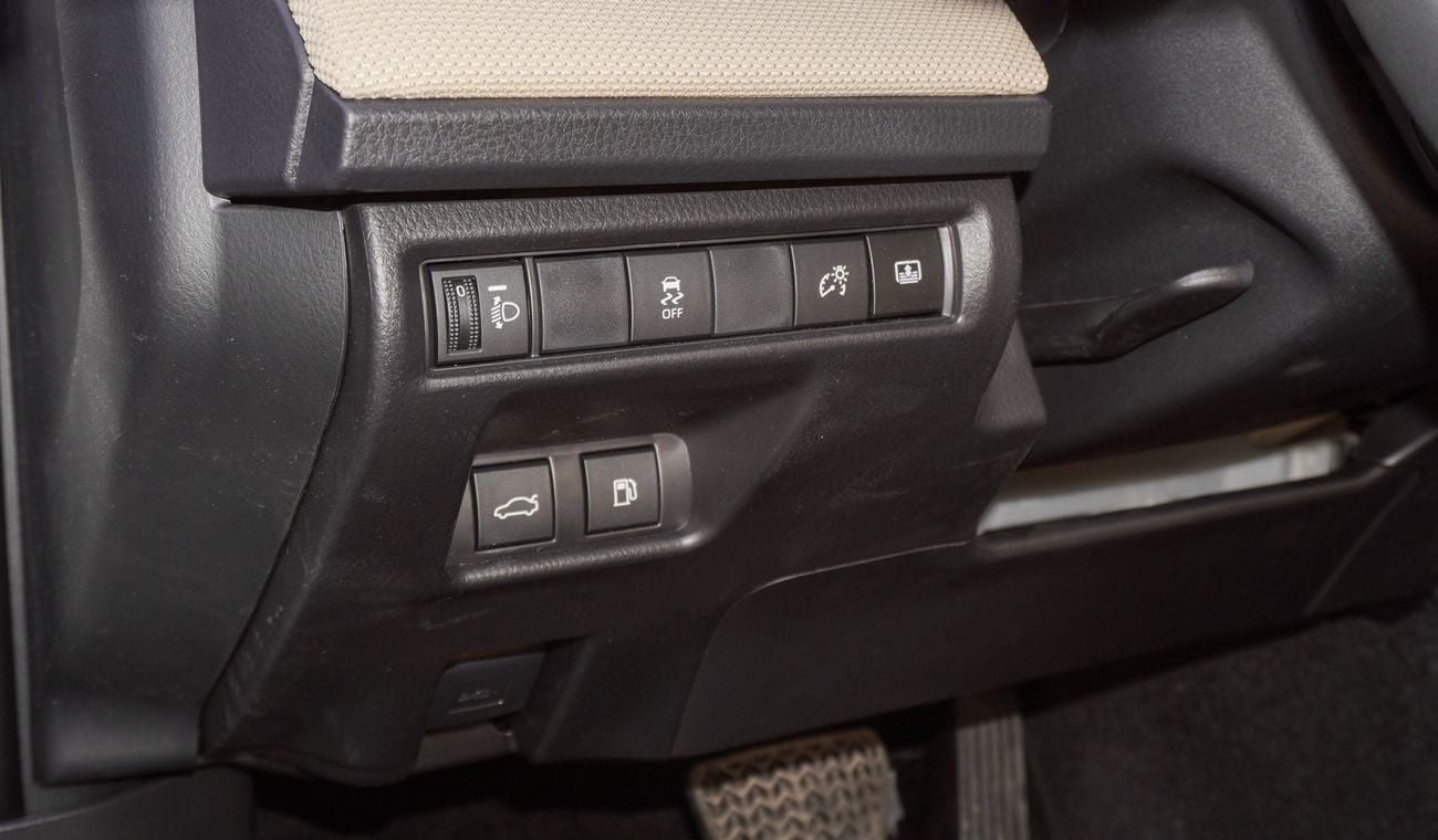 Toyota Camry تويوتا كامري LE HEV 2.5 L Hybrid