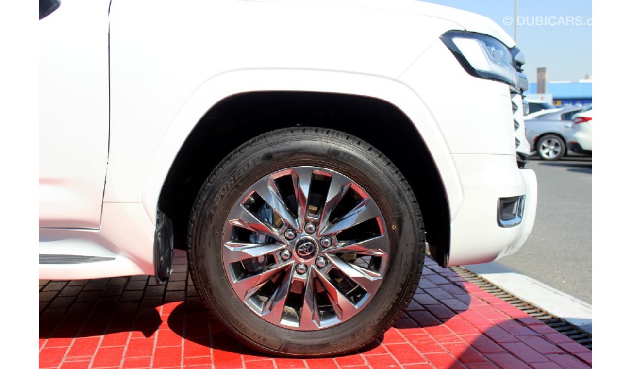 Toyota Land Cruiser (2022) VXR V6 T/T GCC, 05 YEARS WARRANTY & SERVICE CONTRACT FROM AL FUTTAIM