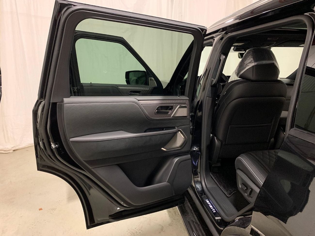 إنفينيتي QX80 AUTOGRAPH CAPTAIN CHAIRS