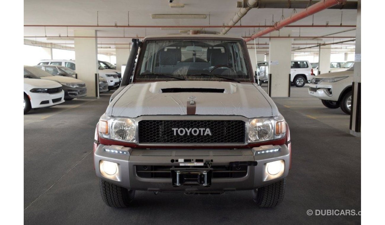 تويوتا لاند كروزر بيك آب 79 DOUBLE CAB PICKUP V8 TD FULL OPTION