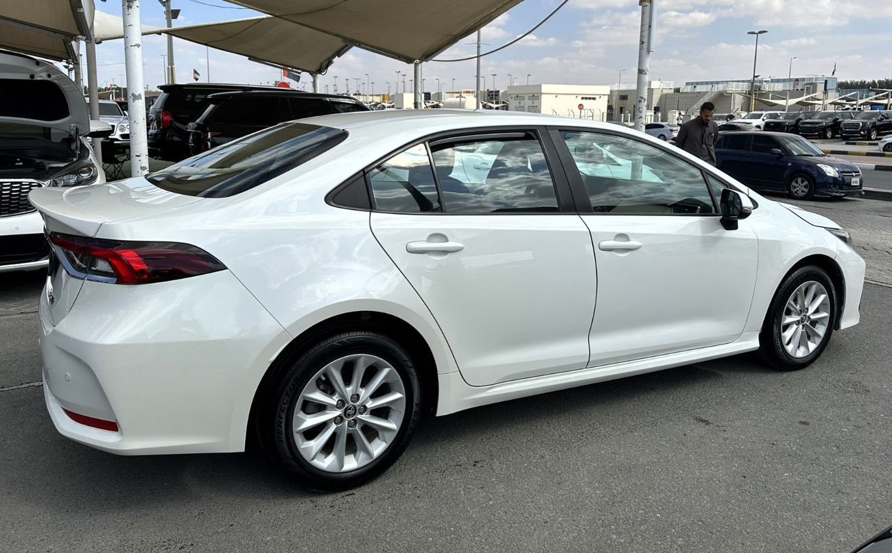 تويوتا كورولا XLI خالية من الحوادث - خليجي - بحالة ممتازة *- مكينة 2000 سي سي -