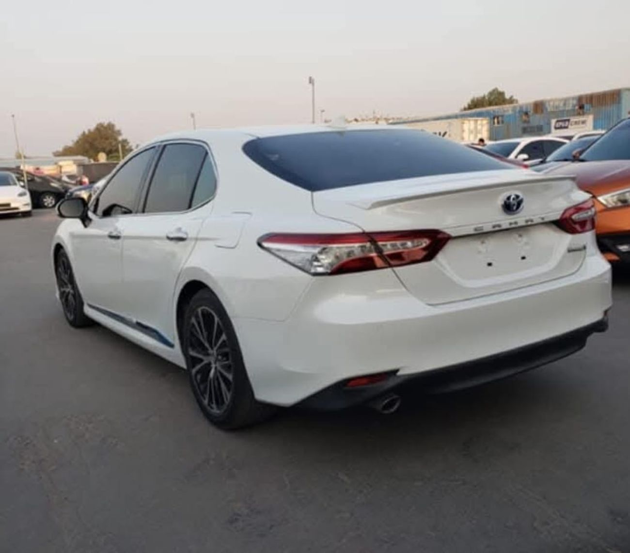 Toyota Camry LE 2.5L (176 HP)