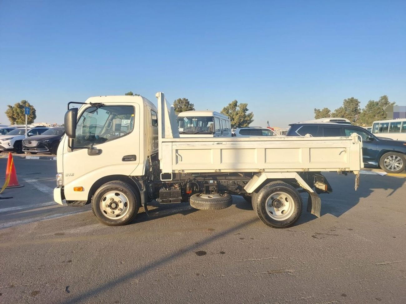 Hino 300 HINO 300 SERIES DUMPER TRUCK RHD 2019 MODEL 4.0 L DIESEL AUTOMATIC(PM04802)