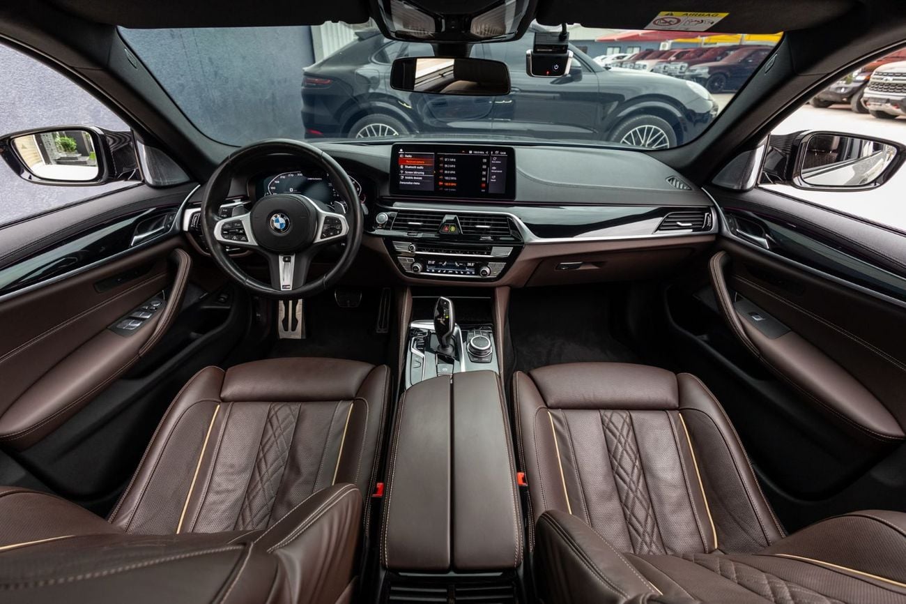 بي أم دبليو M550i