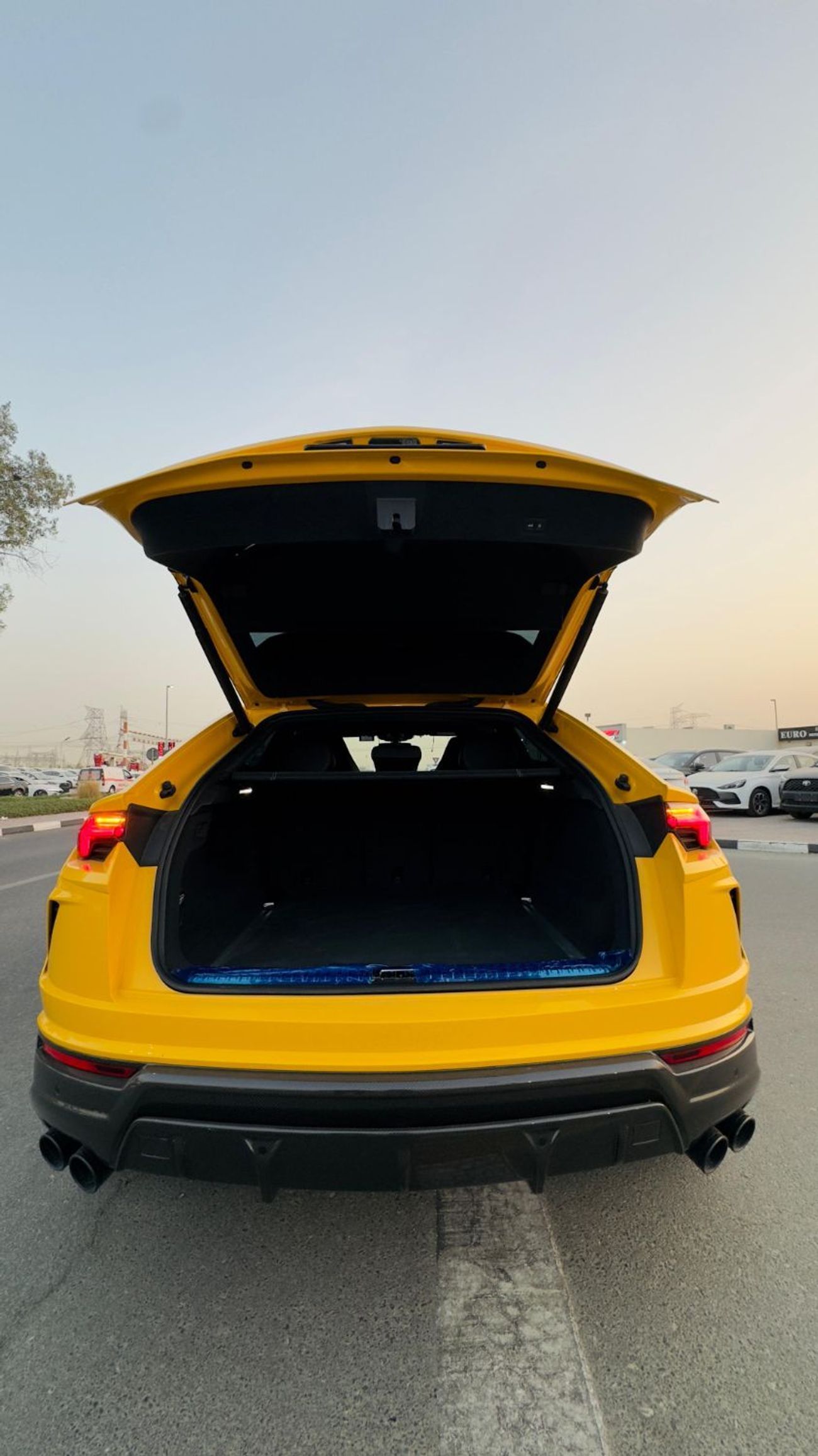 Lamborghini Urus TWIN-TURBOCHARGED V8 ENGINE | 4.0L PETROL | DIGITAL INSTRUMENT CLUSTER | 360 VIEW CAMERA | LHD | 202