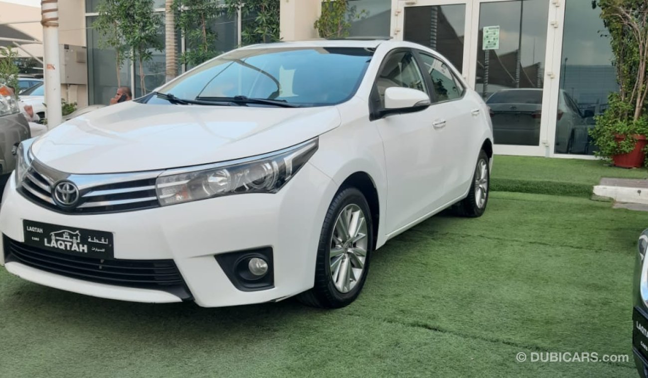 Toyota Corolla Gulf number one, fingerprint slot, rear camera, control screen, cruise control, sensors, in excellen