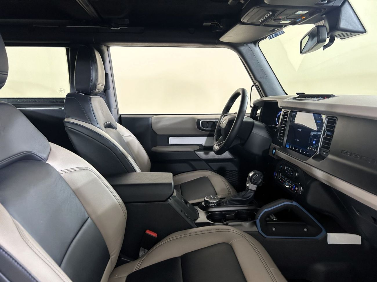 فورد برونكو Wildtrak 2.7L (4 Seater)