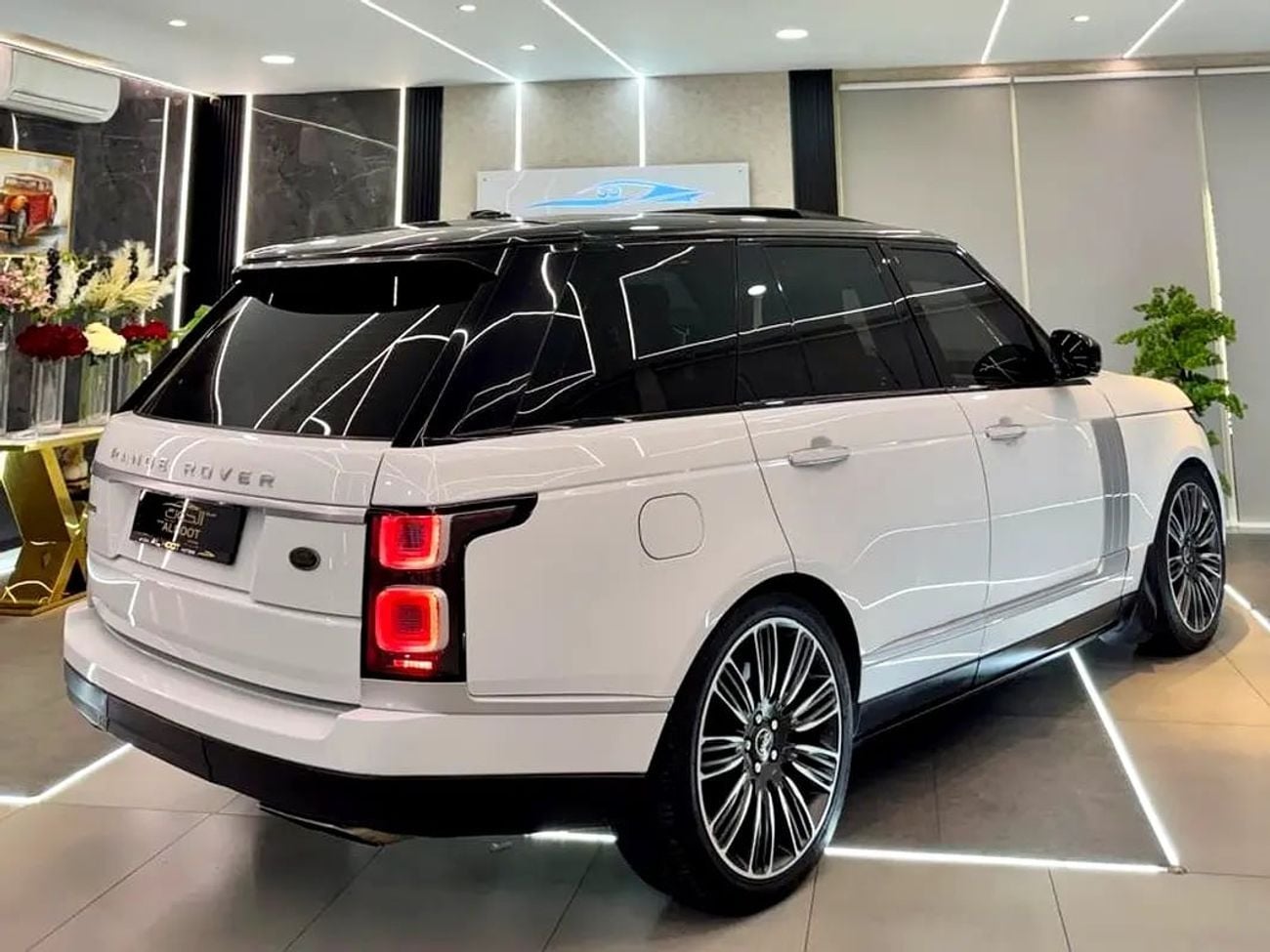 Land Rover Range Rover HSE LWB Autobiography P400 3.0L VOGUE FACELIFT || GCC SPECS || FABULOUS CONDITION || TOP OPTIONS ||