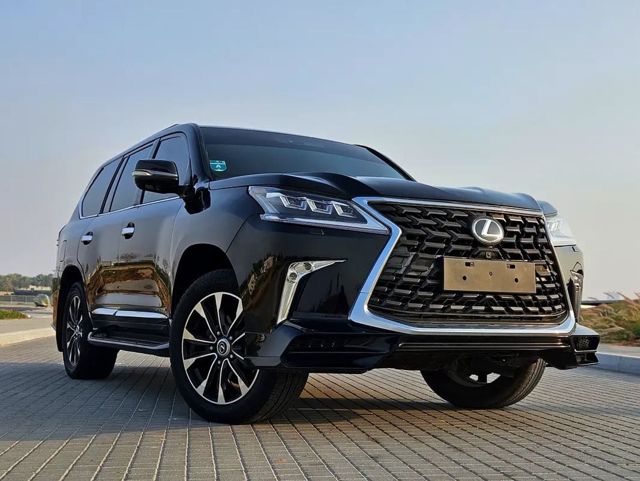 Lexus LX570 LX 570 Luxury | GCC Specs | Facelifted to Premium Condition Luxury SUV