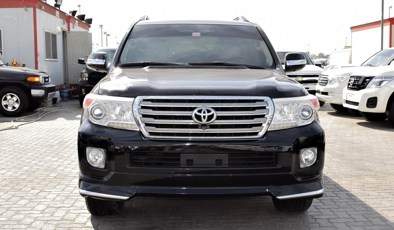 Toyota Land Cruiser VXR+ V8 5.7