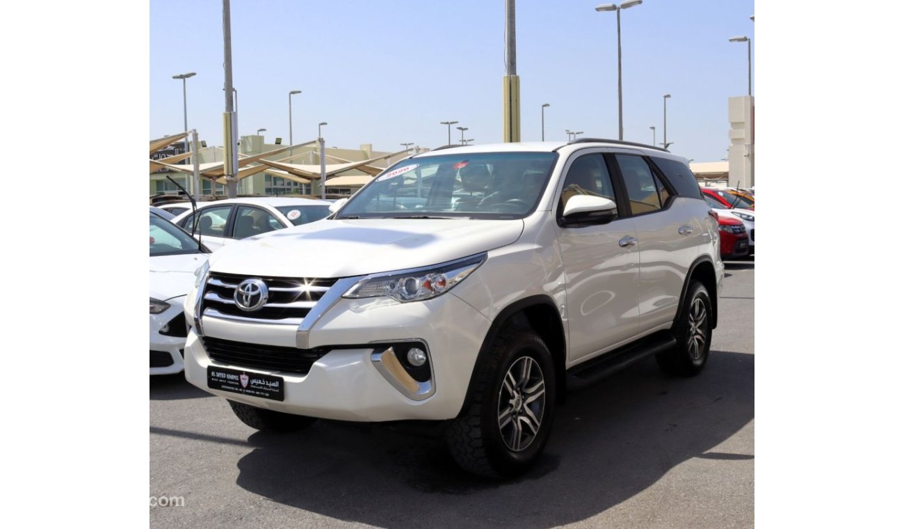 Toyota Fortuner ACCIDENTS FREE - GCC - ORIGINAL PAINT - EXR - PERFECT CONDITION INSIDE OUT