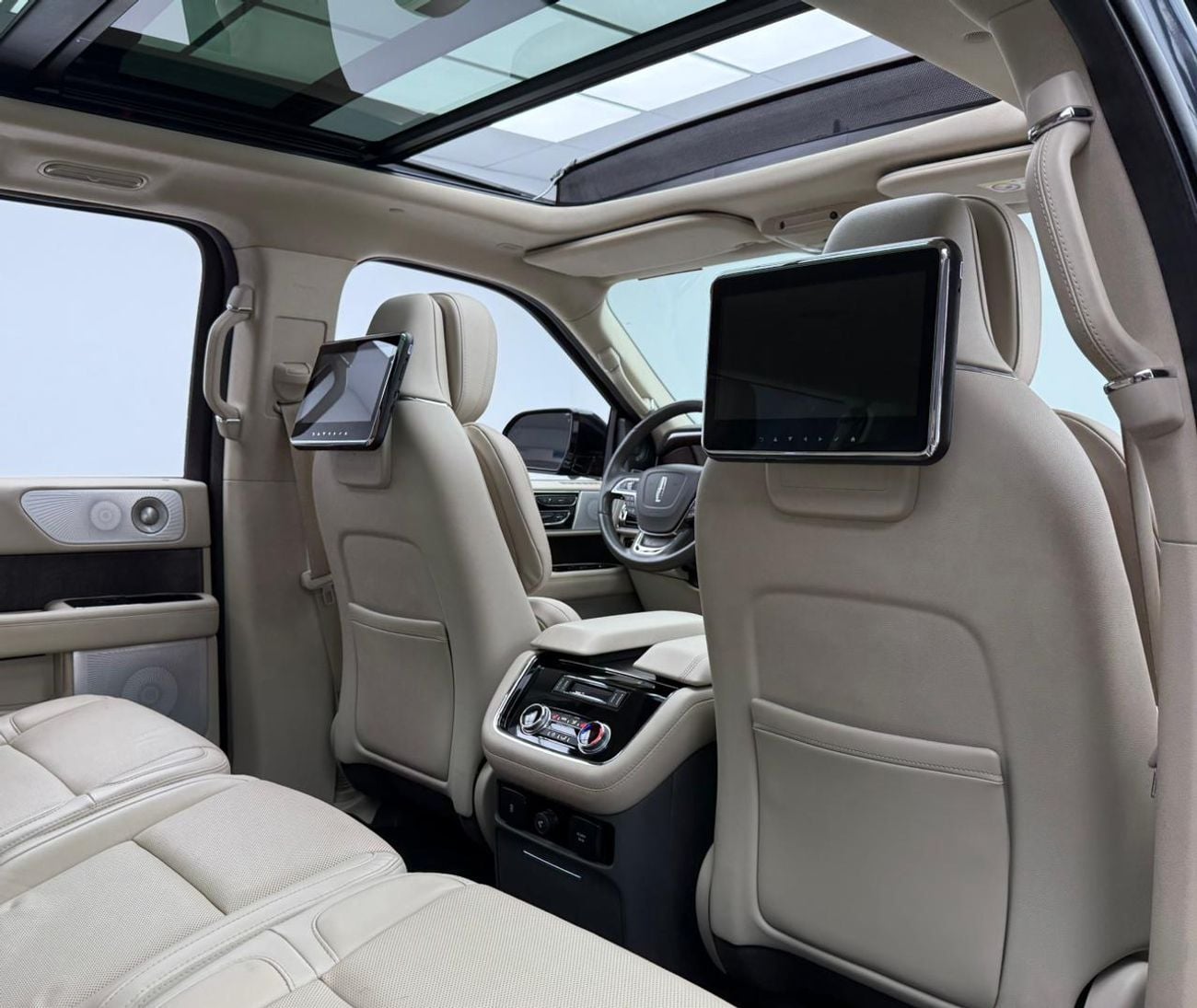 لينكولن نافيجاتور Presidential 3.5L 2021 Lincoln Navigator Presidential, 2026 Lincoln Warranty + Service Pack, Low Km,