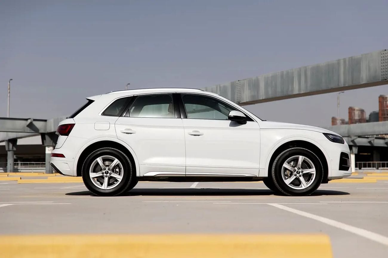 أودي Q5 45 TFSI Quattro Design 2.0L