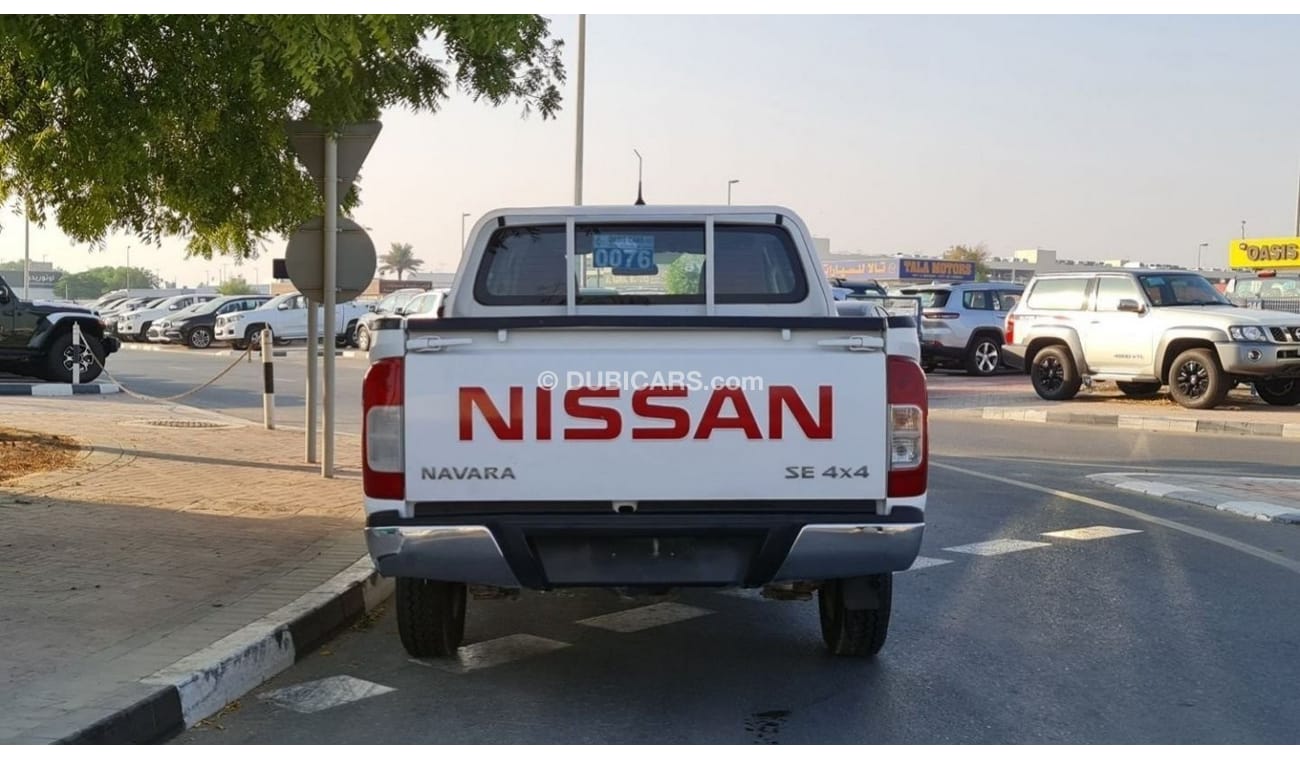 Nissan Navara Std SE 4x4 2017  Automatic GCC Perfect Condition