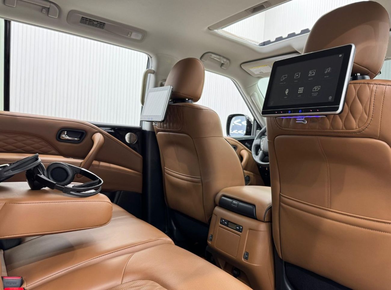 إنفينيتي QX80 Luxury 8st 5.6L 2022 Infiniti QX80 Luxury, 2027 Infiniti Warranty + Service Pack, Fully Loaded, 8 Se