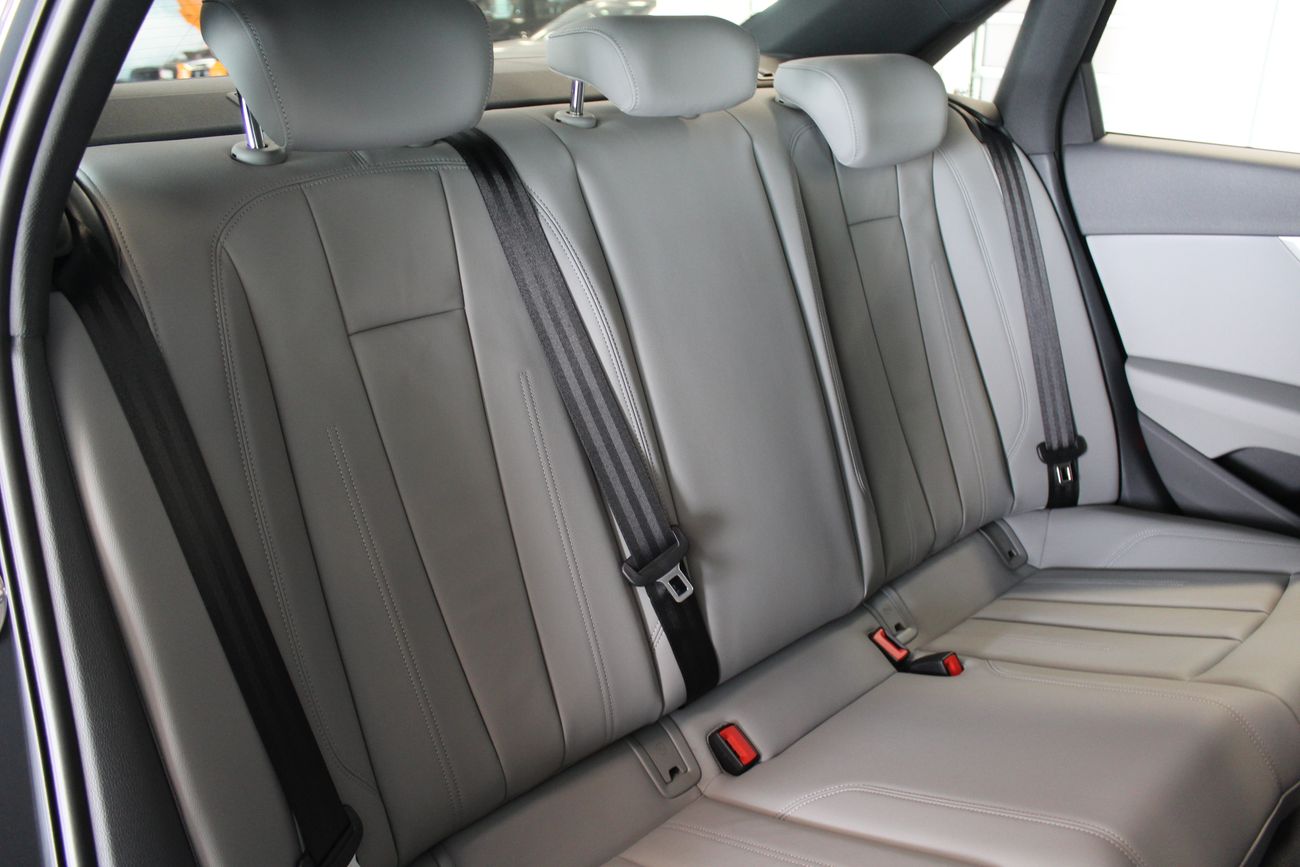 أودي A4 A4 35 TFSI Advanced 150hp (Ref5774)